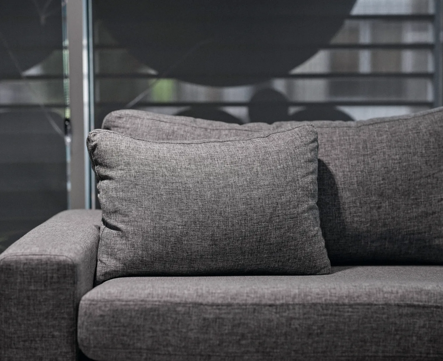 Canapé en tissu après nettoyage